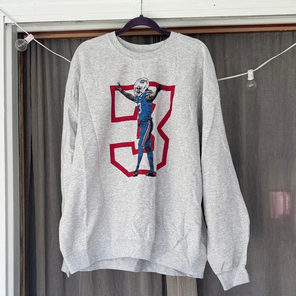 Damar Hamlin Gray Graphic Men's Crewneck Sweatshirt with Red Number 3